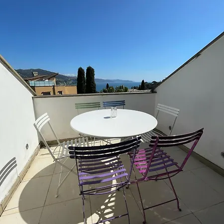 Blue Horizon Retreat-luxury Penthouse شقة