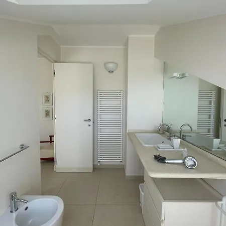 Апартаменти Blue Horizon Retreat-luxury Penthouse Рапалло