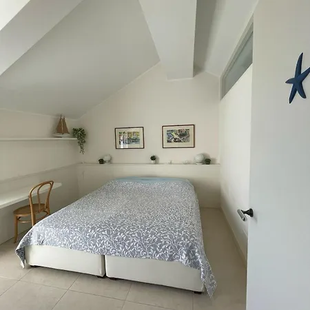 Blue Horizon Retreat-luxury Penthouse Apartment